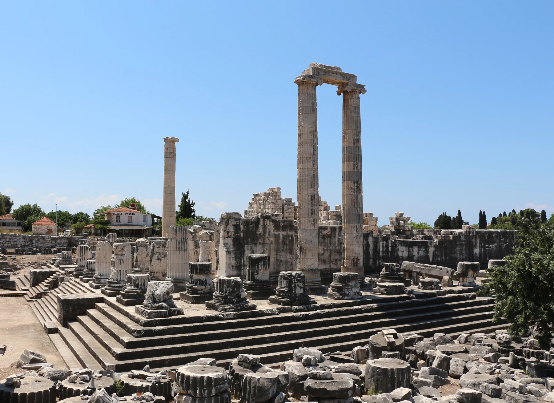 Didim Apollon Tapınağı ve antik kent kalıntıları