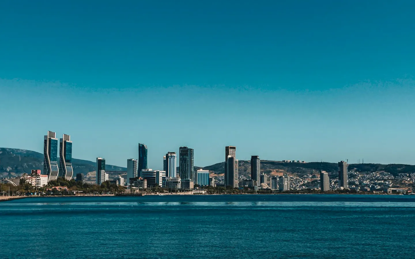 İzmir Bay and the city skyline